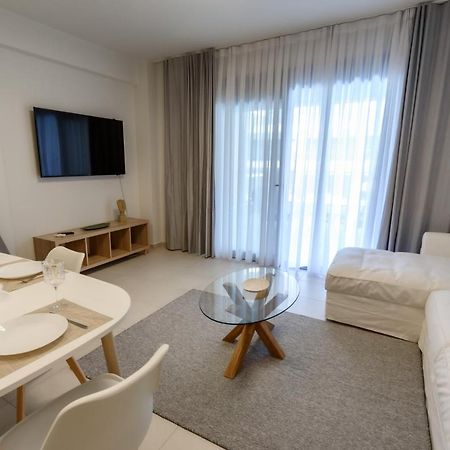 Itaka Familiy Apartments - Halkidiki Suites Com Nikiti  Exteriör bild