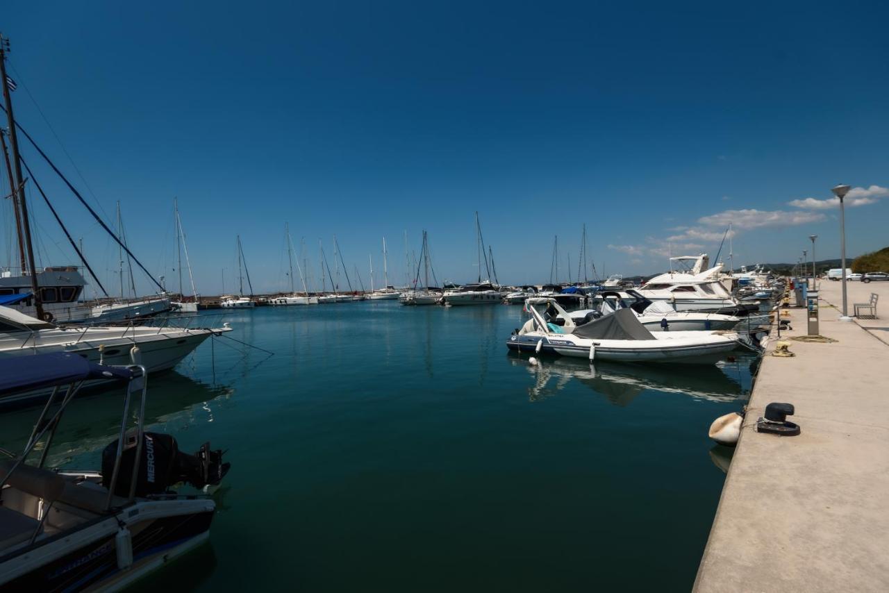 Itaka Familiy Apartments - Halkidiki Suites Com Nikiti  Exteriör bild